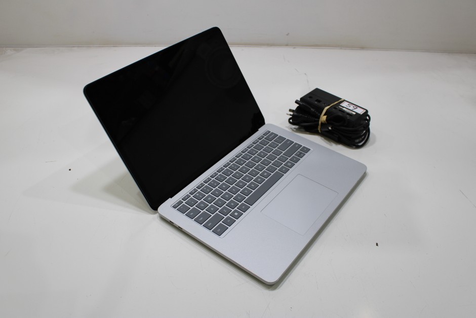 MICROSOFT SURFACE LAPTOP STUDIO