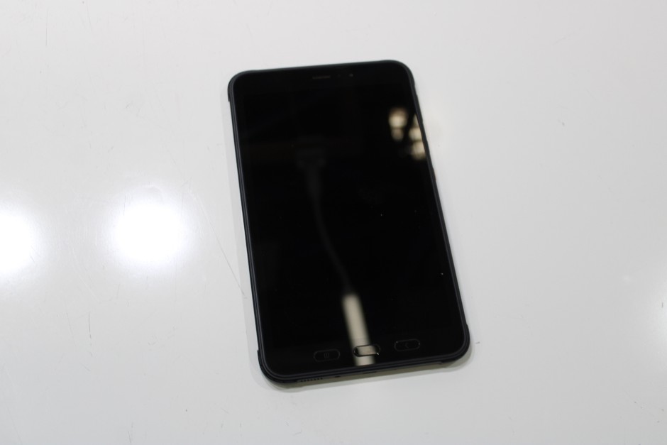 <p>SAMSUNG GALAXY TAB ACTIVE 3 SM-T575</p>