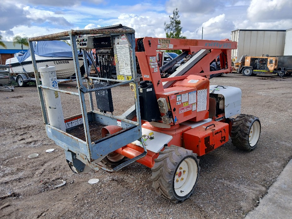 <p>2017 Nifty HR12 Diesel Rough Terrain Articulating Boom Lift</p>