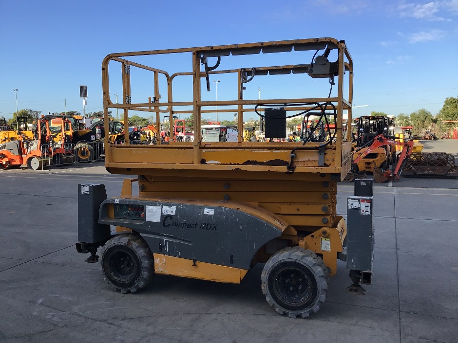 <p>2017 Haulotte Compact 12 DX Scissor Lift</p>