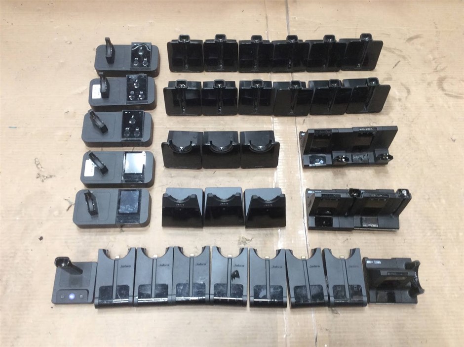 Mix Brand Mix Model Wireless Headset Charging Dock (Lot of 36)