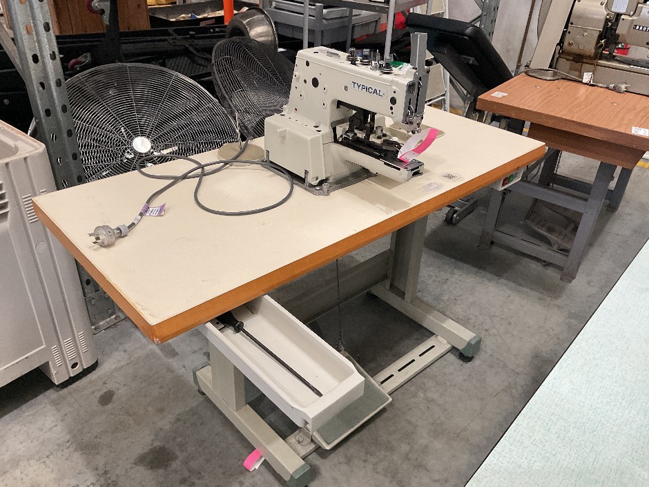 Typical GT660-01 Industrial Button Hole Machine
