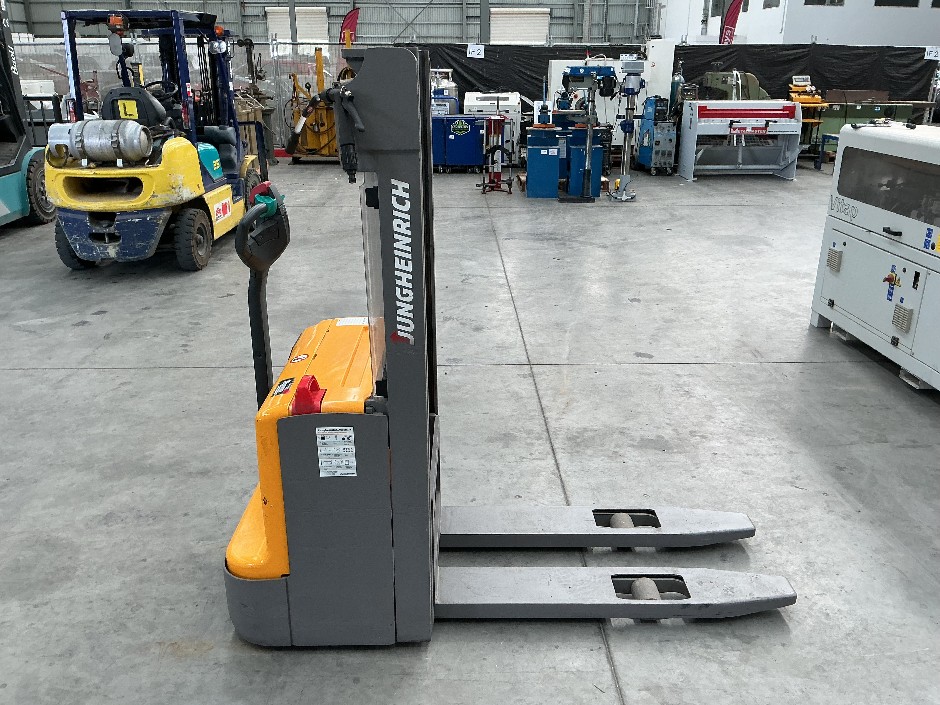 2018 Jungheinrich EJC112n Electric Stacker
