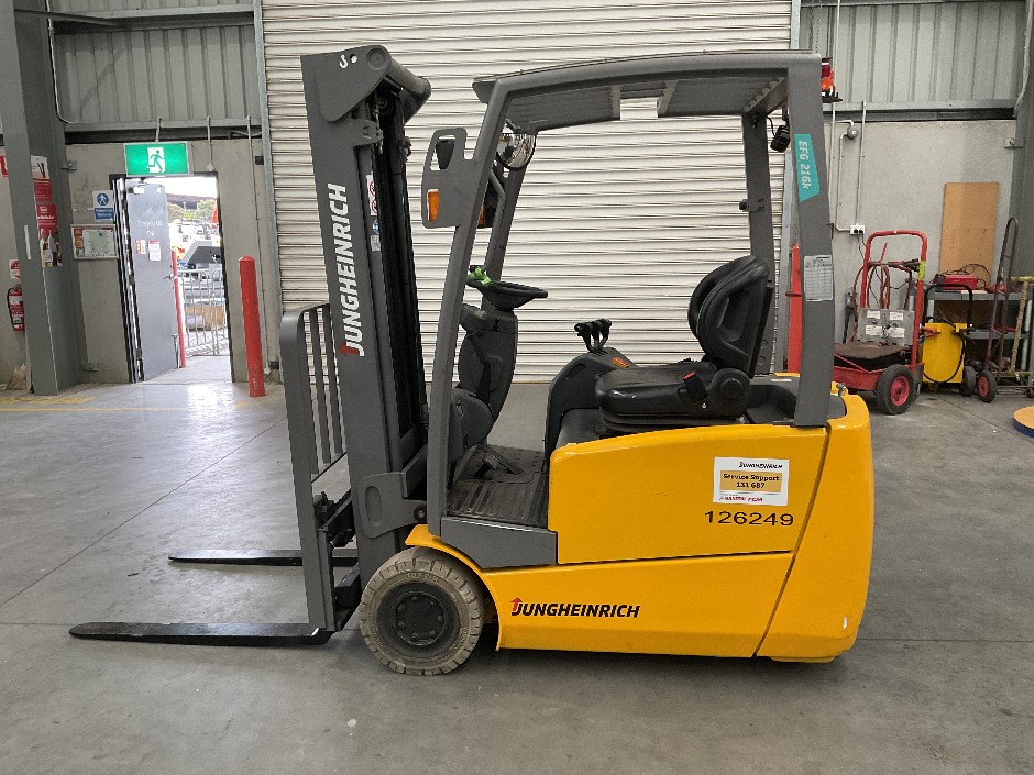 2017 Jungheinrich EFG216kn Electric Forklift