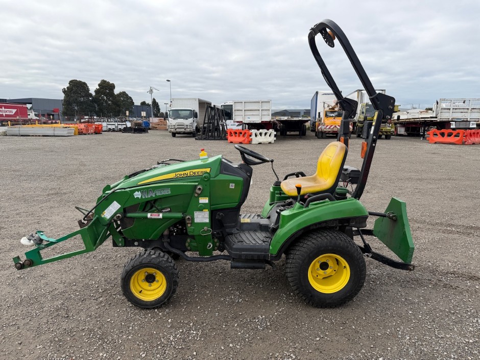John Deere 1023E Tractor