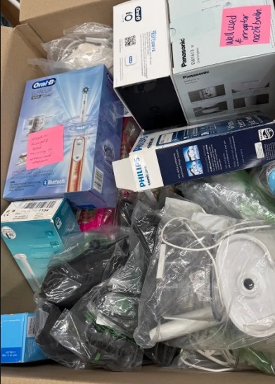 Assorted Box of Oral-B/Philips Electric Toothbrushes and Accessories. NB: I