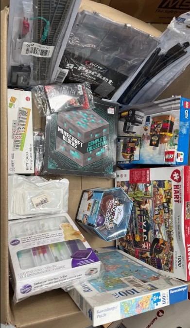 Assorted Childrens Toys incl: Lego, Minecraft, Disney, Puzzles and more. NB