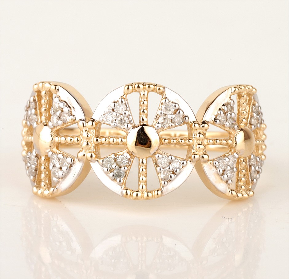 Yellow Gold Natural Diamond Ring with IGI valuation