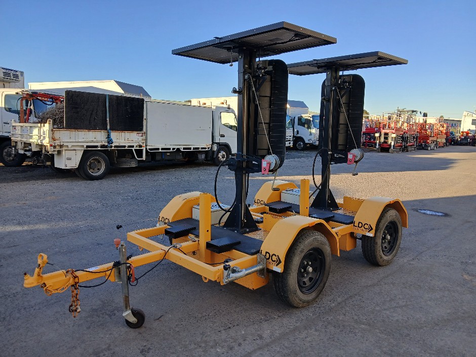 <p>Global PTL2 Traffic Light Trailer</p>