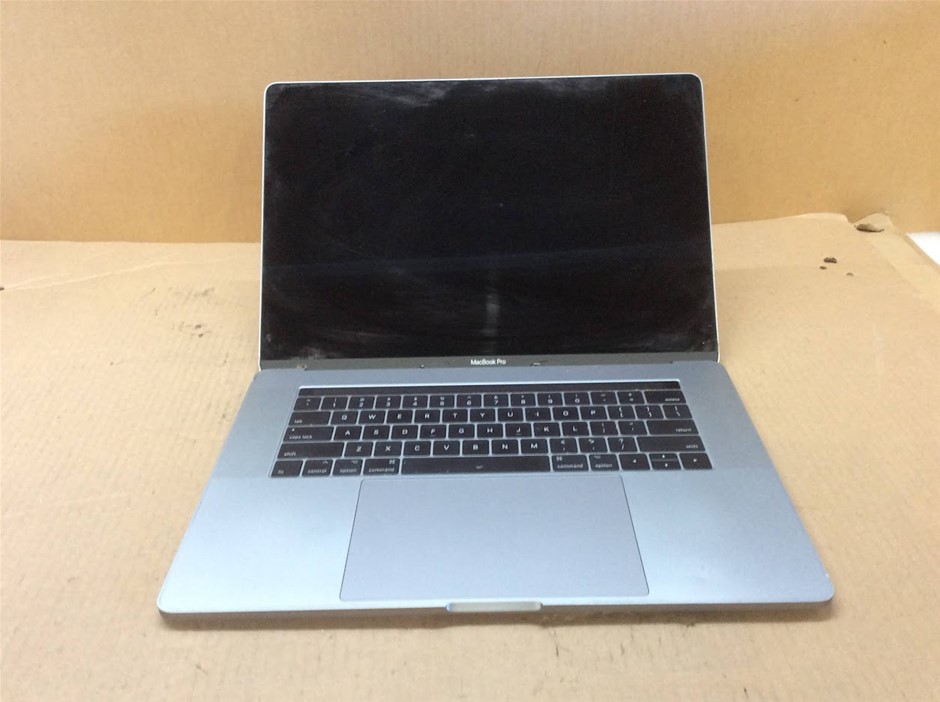 APPLE MACBOOK PRO(A1707)(EMC3162) Laptop I7-7700HQ 16GBRAM 256GB Grey