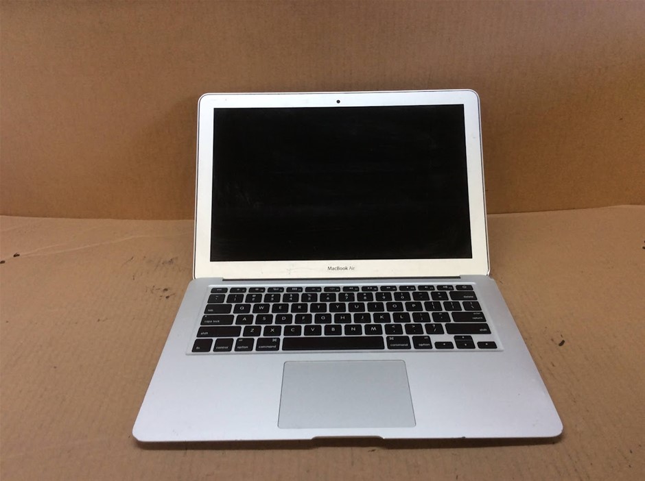 APPLE MACBOOK AIR (A1466) (EMC3178) Laptop I5-5350U 8GBRAM 256GB Silver