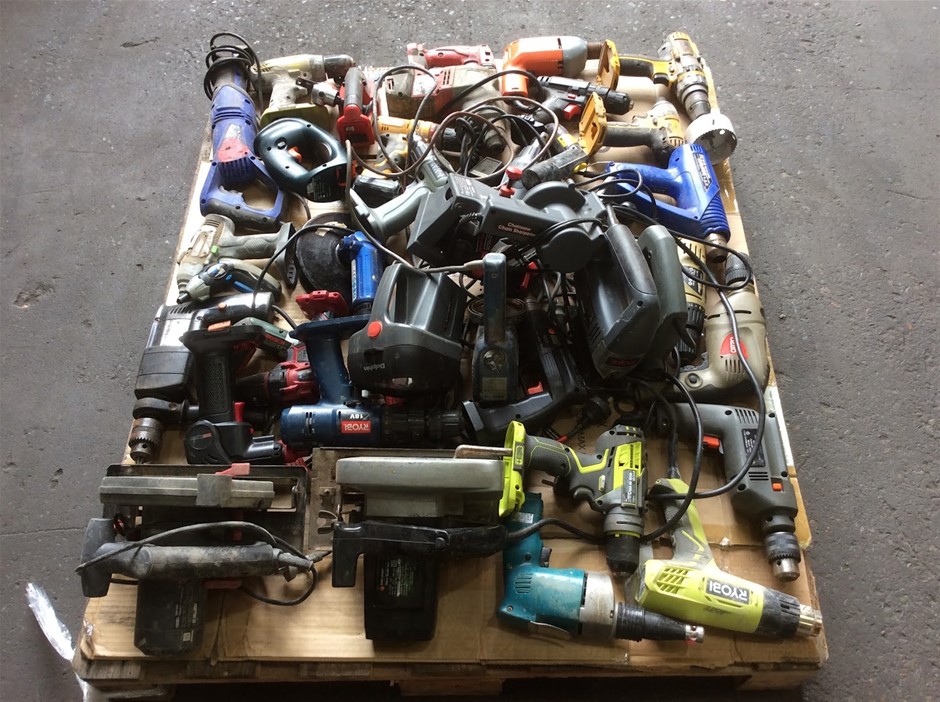 Mixed Brand Power Tools & Handheld Tools (Lot)
