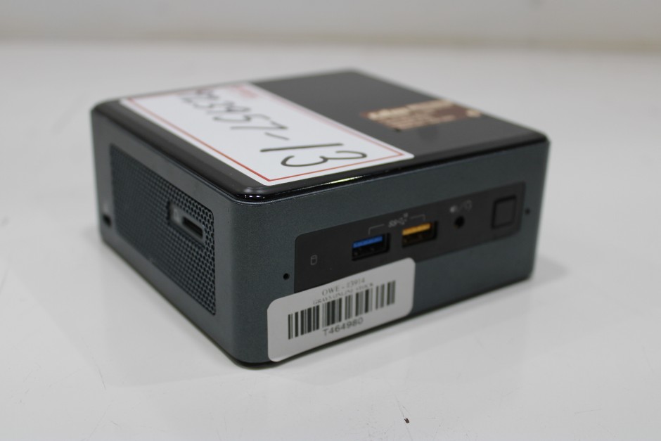 <p>INTEL NUC8I7BEH</p>
