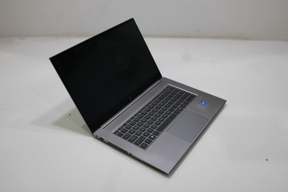 HP ZBOOK STUDIO 15.6 INCH G8 MOBILE WORKSTATION PC