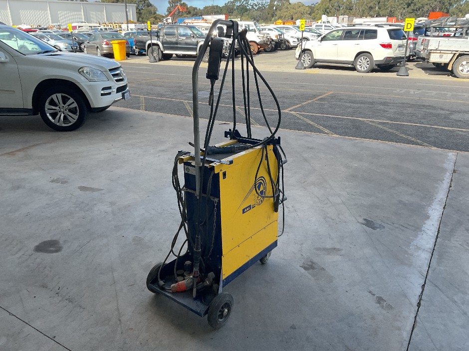 <p>GYS T3 GYS Auto Welder</p>