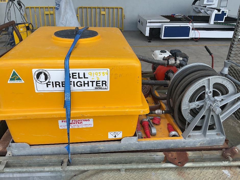 <p>Bell FireFighter Water Tank and ARLEC Battery Charger</p>