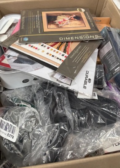 Assorted Box of Homeware Items. NB: Items may not be in original packaging