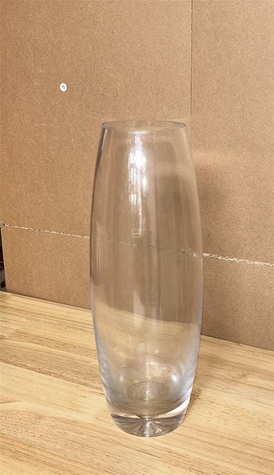 Glass Vase (30x15)