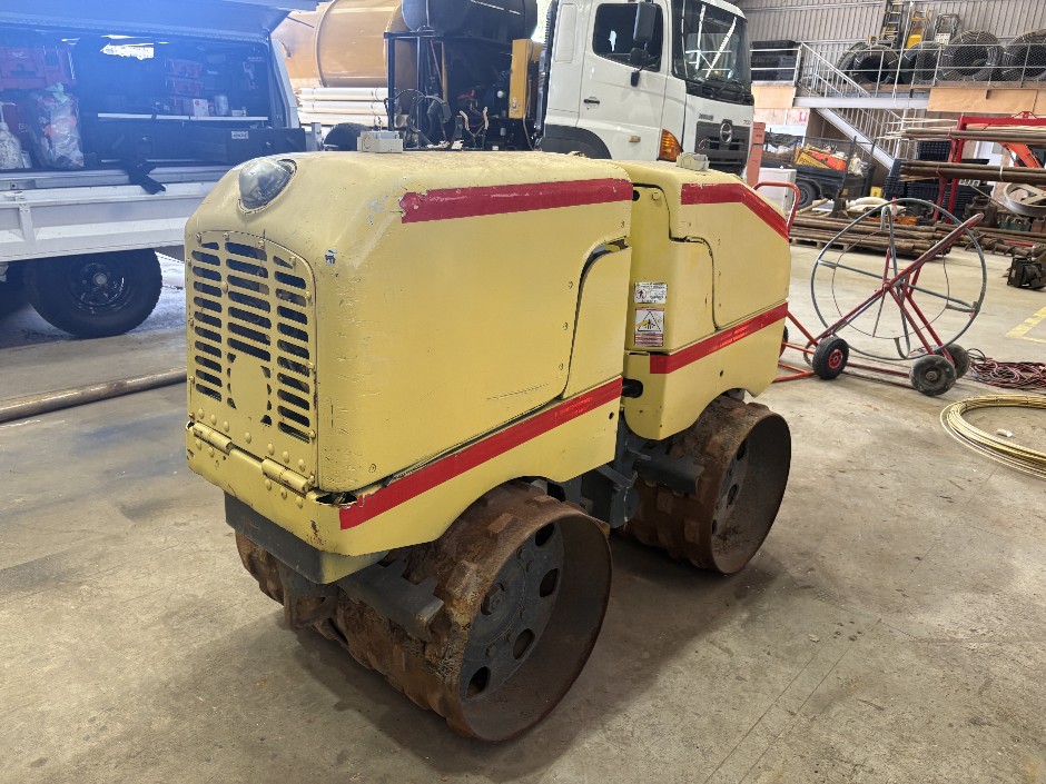 <p>Wacker Neuson Trench Roller</p>