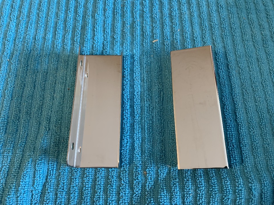 <p>200 x Lip Cupboard Handles, 100mm, Polished Chrome (Unused)</p>