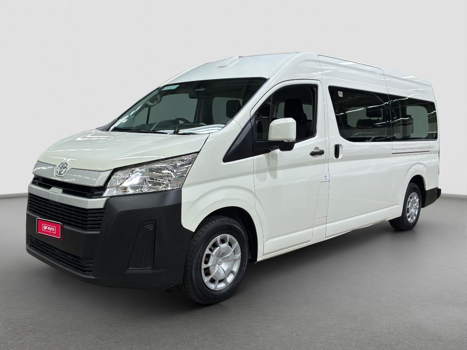 2022 Toyota Hiace Commuter Diesel (Wheel chair lift)