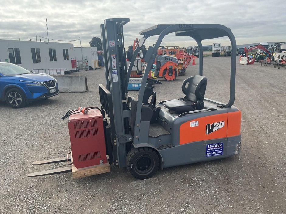 2015  EP 3 Wheel Counterbalance Forklift