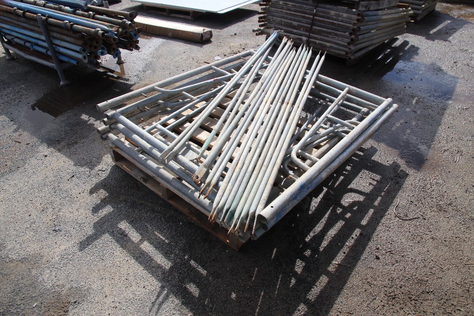 <p>Bricker-Scaffolding End Frames and Braces</p>