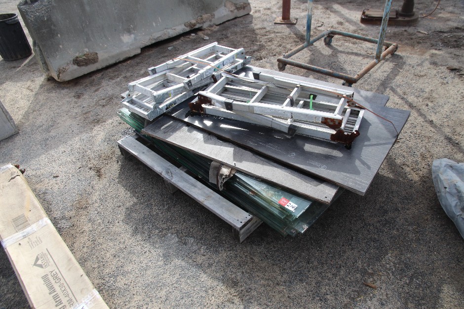 <p>Toughened Glass Panels</p>