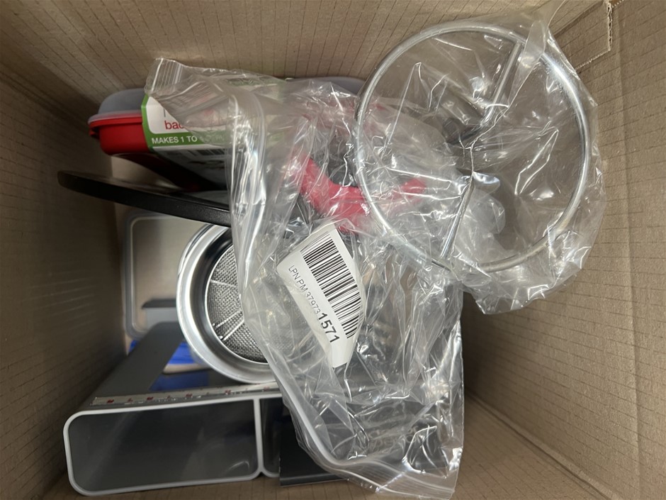 6 x Assorted Kitchenware Products; Incl. Sifter, Container, Paper Towel Hol