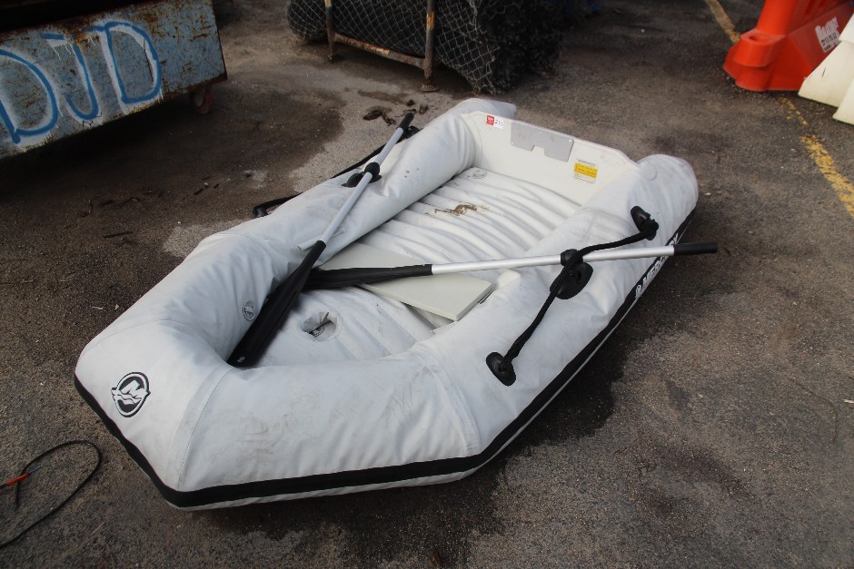 <p>Mercury AA240144M Inflatable Boat</p>