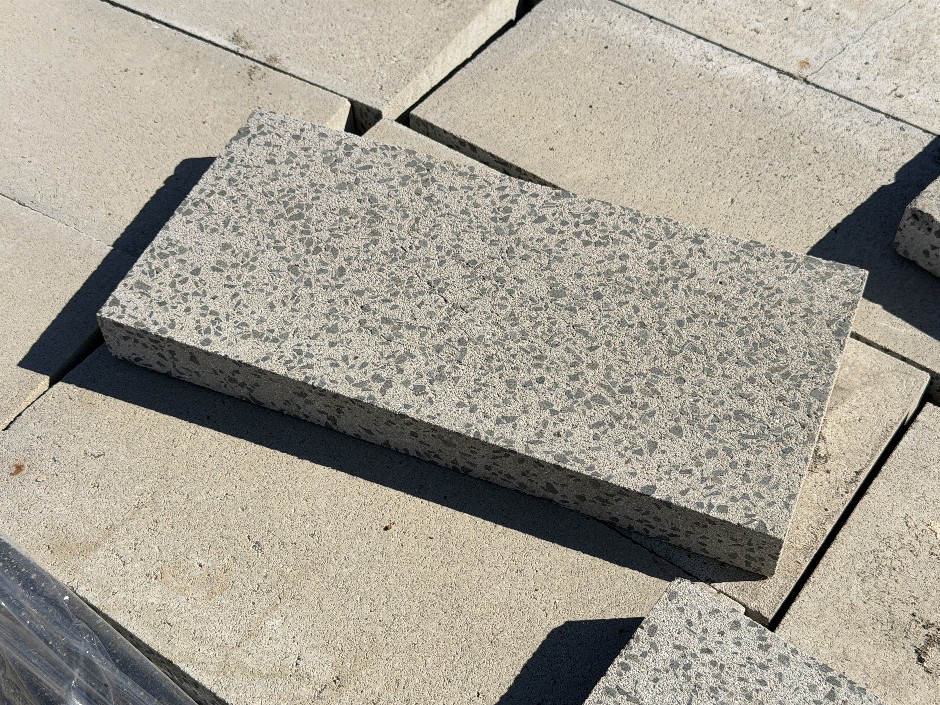 Concrete Capper Blocks - Code 50.31 Grey with Polish Face 190mm x 390mm
