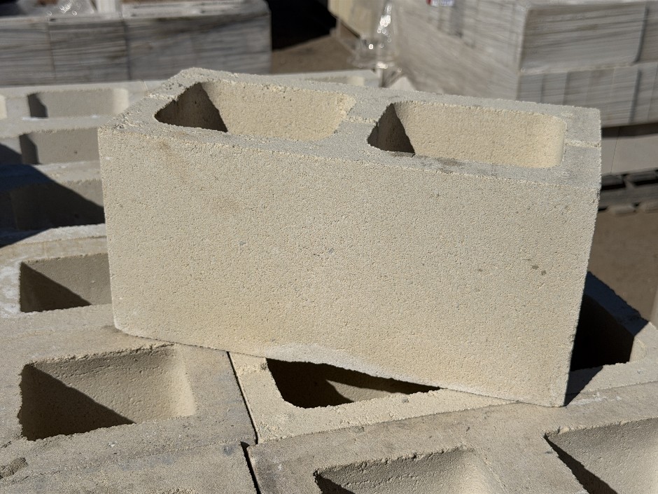 Concrete Building Blocks - Code 15.421 Cream with Smooth Face 140mm x 39