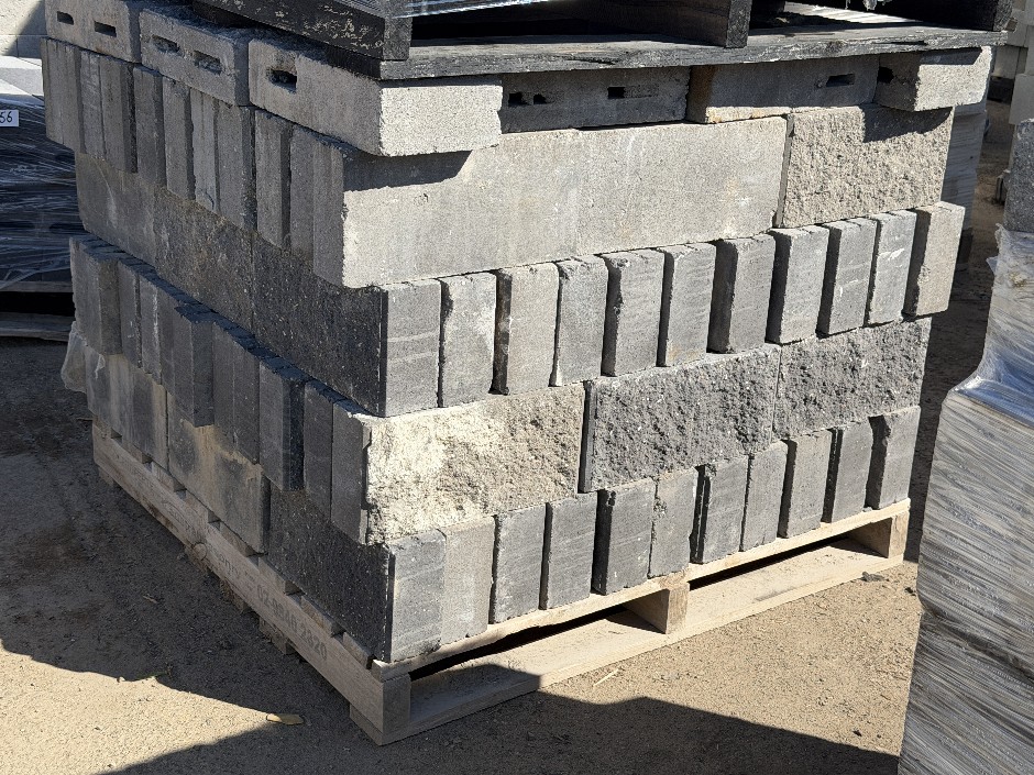 Concrete Building Blocks - Code 10.01 Black with Rock Face 90mm x 390mm