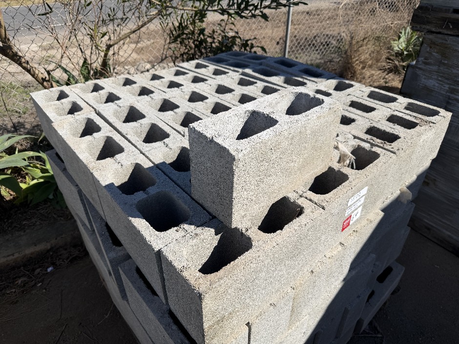 Concrete Building Blocks - Code 15.02 Grey with Smooth Face 140mm x 290mm x 190mm(H) 150 Blocks, 1 Pallet