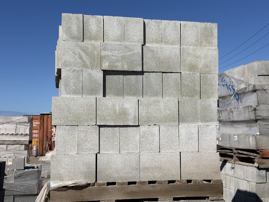 Concrete Building Blocks - Code 15.02 Grey with Smooth Face 140mm x 390m