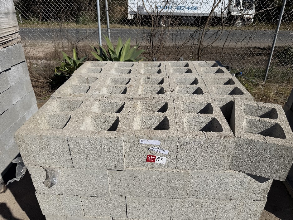 <p>Concrete Building Blocks - Code 25.401 Grey with Smooth Face 240mm x 390