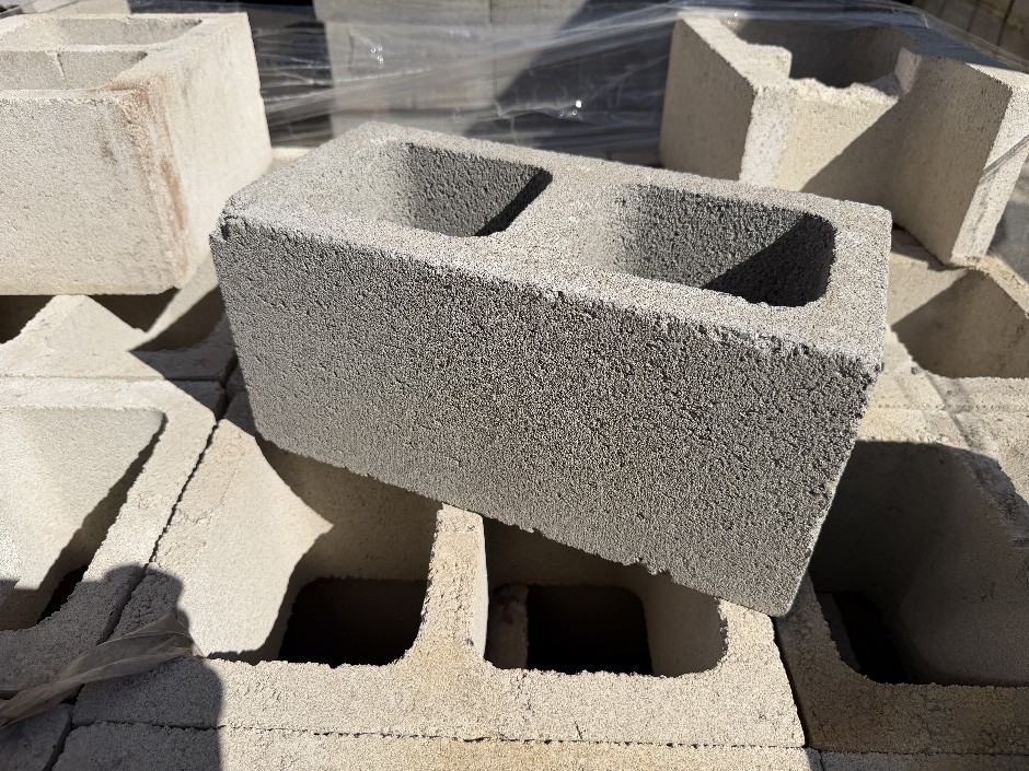 Concrete Building Blocks - Code 20.01 Grey with Smooth Face 290mm x 390m