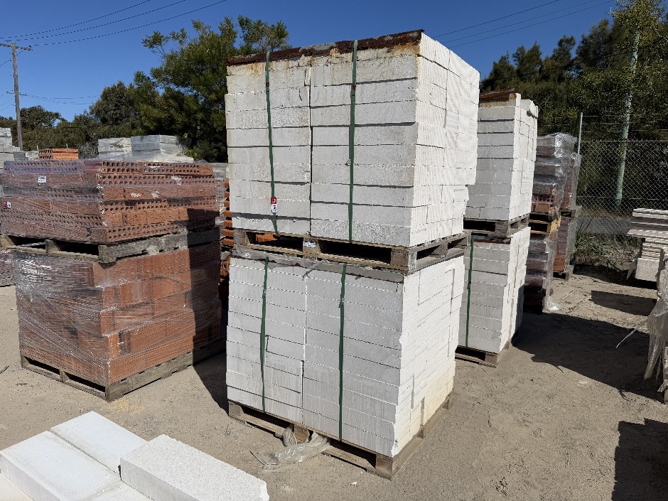 <p>Hebel Building Blocks - White Smooth Face 600mm x 100mm x 200mm 200 Bloc