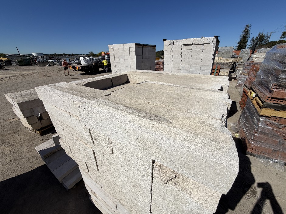 <p>Hebel Building Blocks - White Smooth Face 600mm x 100mm x 200mm 120 Bloc