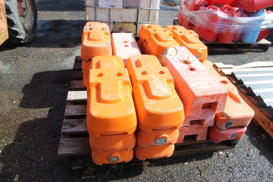 <p>Temporary Fencing Bases (Sticker 173)</p>