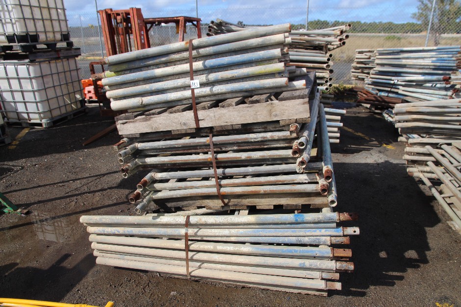 <p>Bricker-Scaffolding End Frames (Sticker 183)</p>