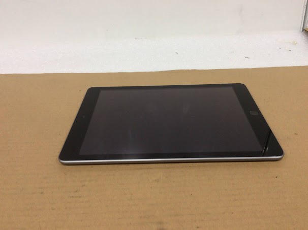 APPLE IPAD 5 (A1822) Tablet 32GB