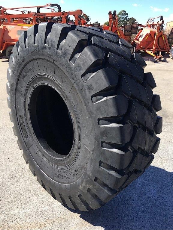 <p>Quantity of 1 23.5-25 Earthmoving Tyre(Unused)</p>