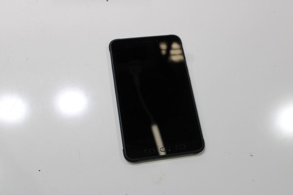 <p>SAMSUNG GALAXY TAB ACTIVE 3 SM-T575</p>