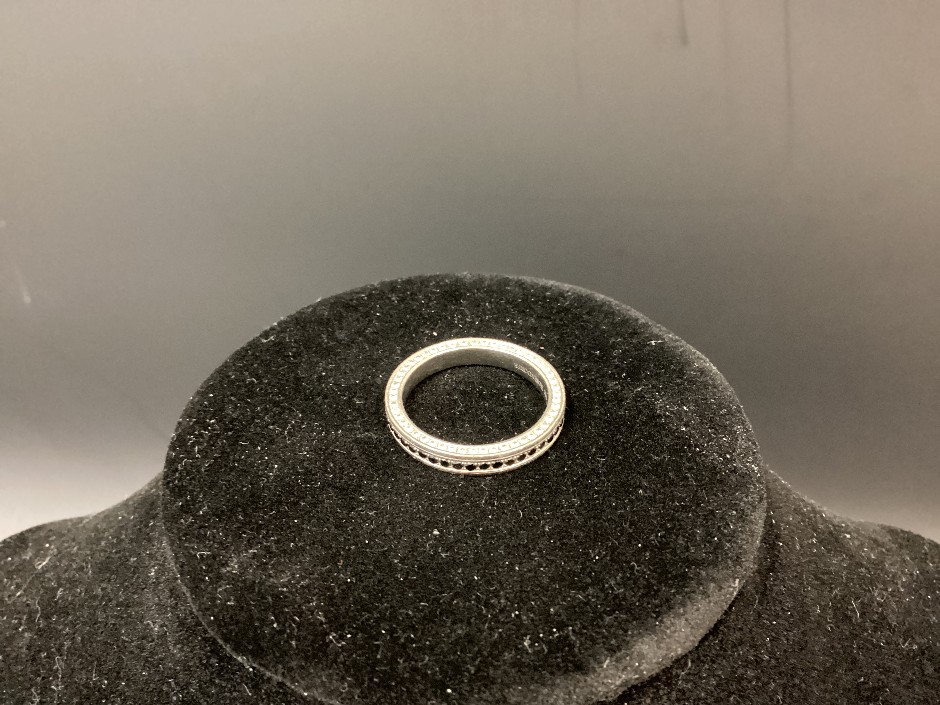 <p>1 X Stamped Platinum Rosendorff Diamond Set Band Ring</p>