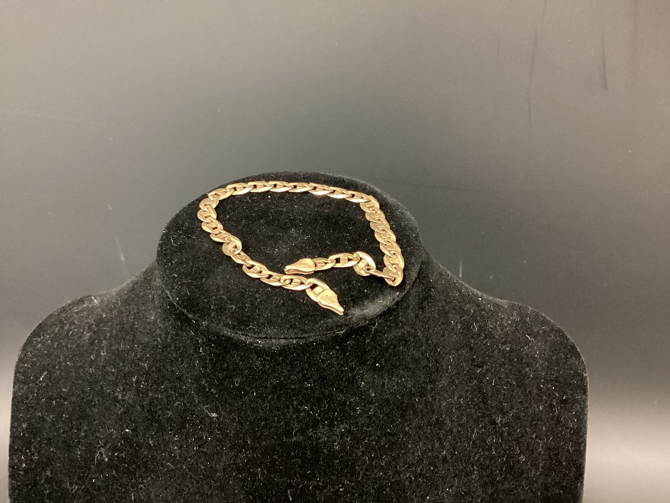 <p>1 X Stamped 9ct Yellow Gold, Chain Bracelet Damaged</p>