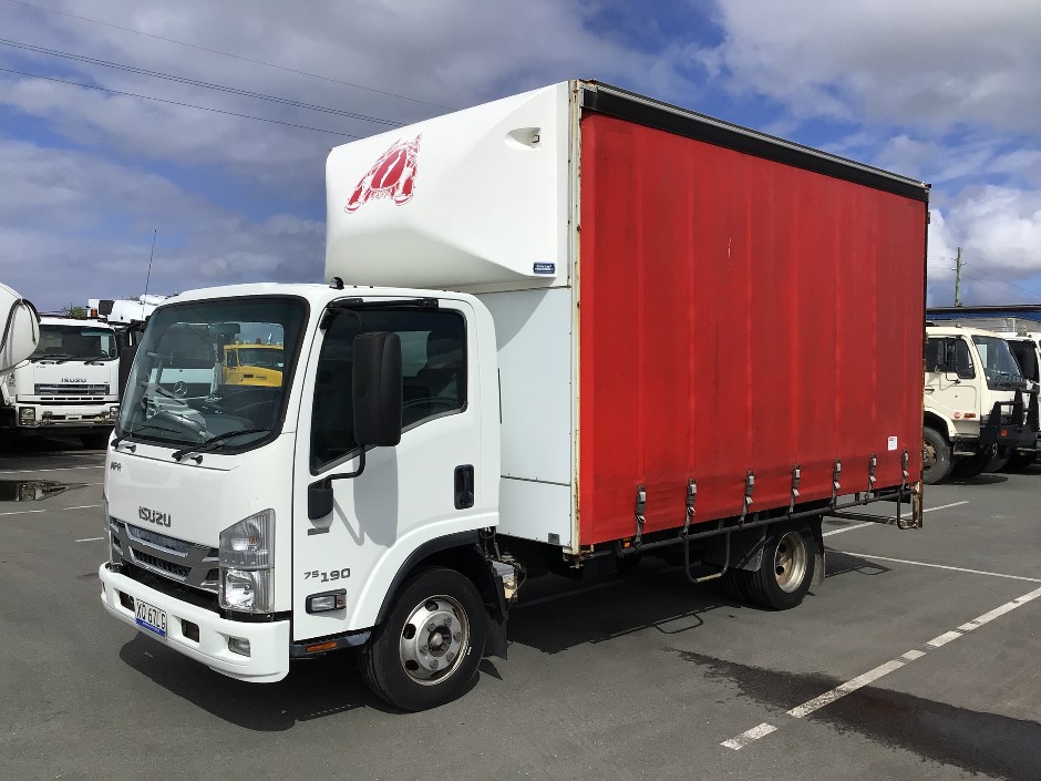 2020 Isuzu NPR 4x2 Curtainsider Truck