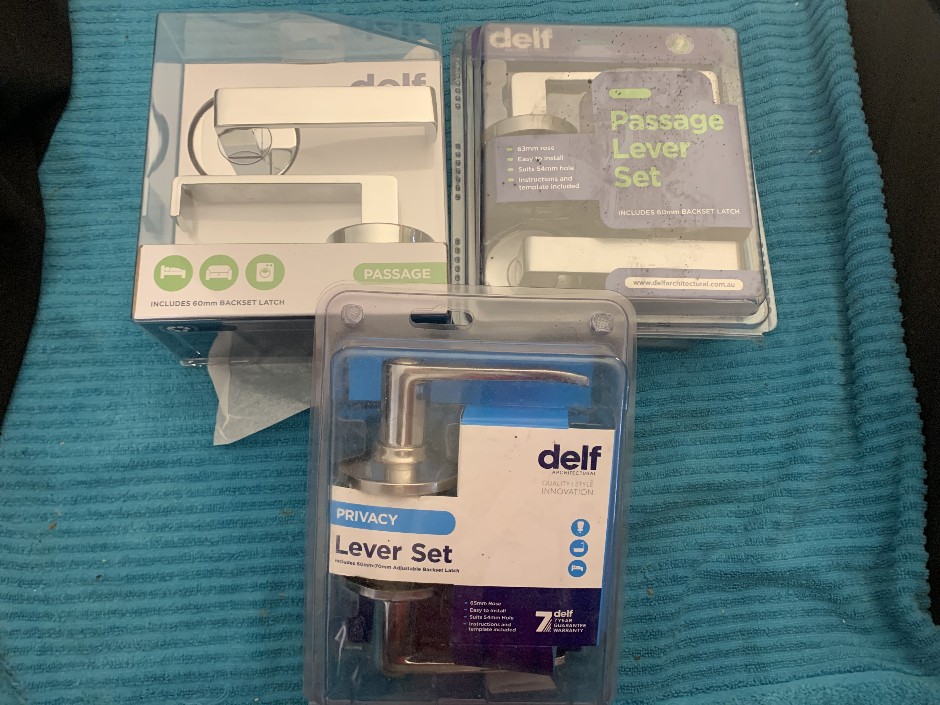 <p>8 x Delf Lever Sets (Unused)</p>
