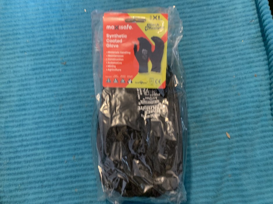 12 x Pairs of Maxisafe Synthetic Coated Gloves (Unused)