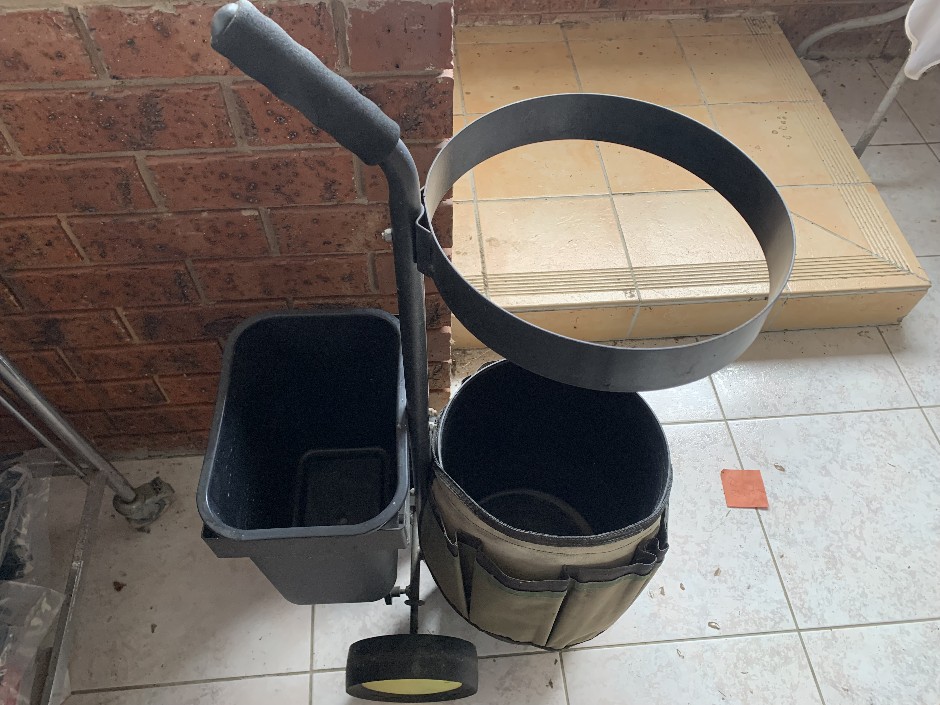1 x Garden Caddy Including Buckets